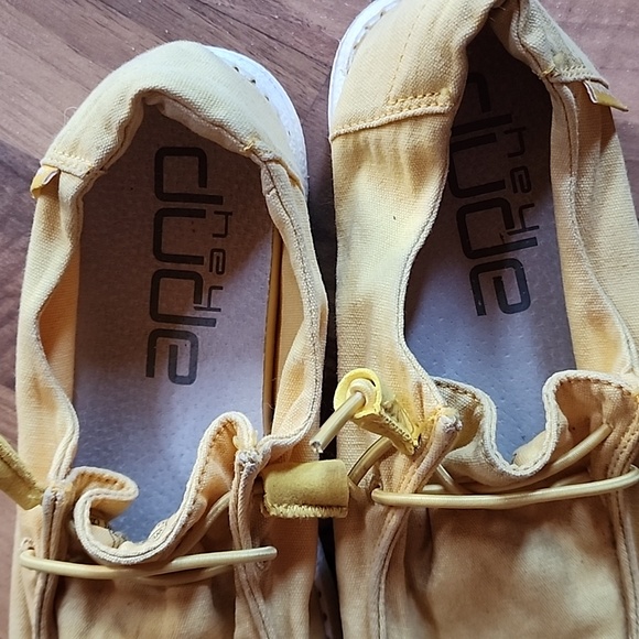 Hey dude Womens Size 6 Yellow Shoes - Picture 8 of 8